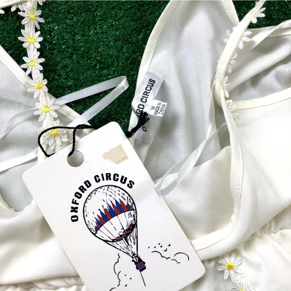 OXFORD Circus White Romper with floral straps Size M - Picture 5 of 6